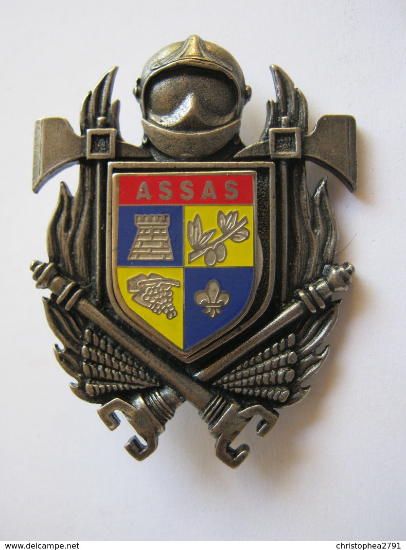 INSIGNE DES SAPEURS POMPIERS POMPIER DE ASSAS 34 ETAT EXCELLENT - Pompiers