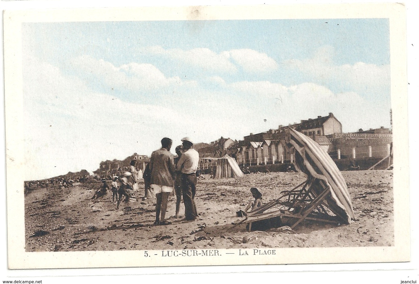 5. LUC-SUR-MER . LA PLAGE . TRES ANIMEE . CARTE COLORISEE NON ECRITE - Luc Sur Mer