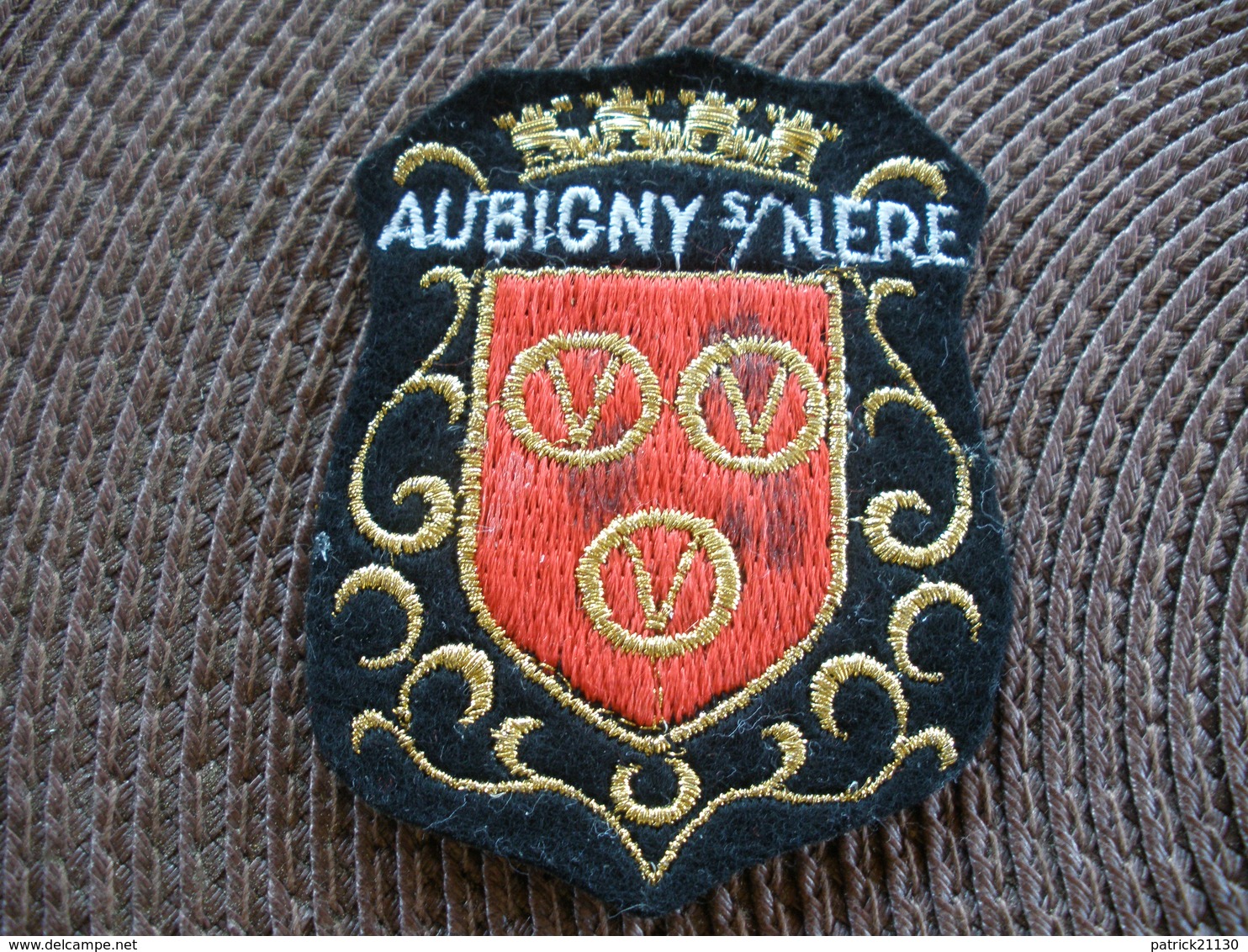 ECUSSON TISSU DE VILLE OU REGION FRANCE AUBIGNY SUR NERE - Patches