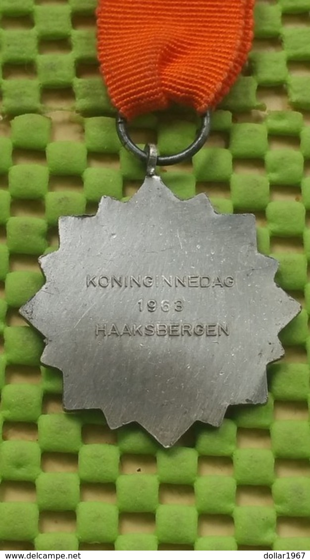 Medaille / Medal - Medaille - Queen's Day - Koninginnedag 29-4 -1963 Haaksbergen.  - The Netherlands - Royaux/De Noblesse