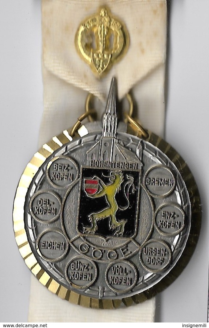 MEDAILLE Marche Populaire Organisée Par Le 32° RA REGIMENT D' ARTILLERIE En Allemagne En 1971 - France