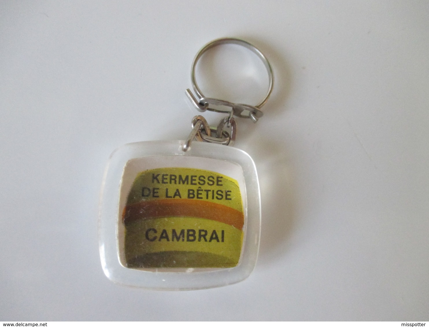 Porte Clé  Ancien  Kermesse De La Bêtise Cambrai - Schlüsselanhänger