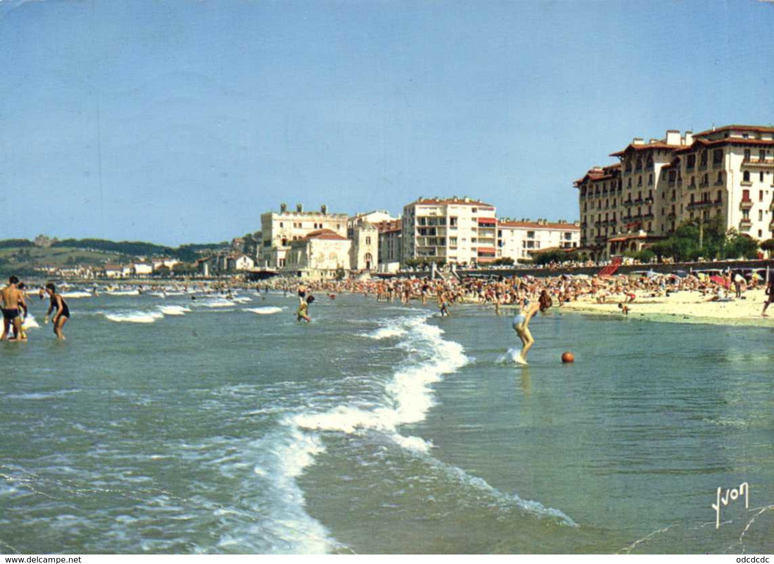 CPSM Grand Format HENDAYE  La Plage A Droite L' Eskualduna  Colorisée RV - Hendaye