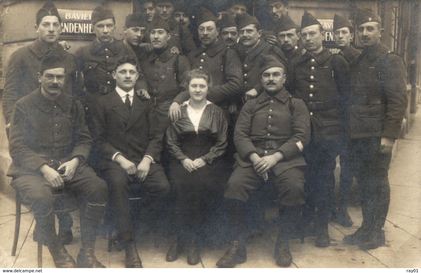 BELGIQUE - BRUXELLES - SAINT-GILLES - Souvenir De ... (26 Février 1919) - Carte Photo Groupe Militaire. - St-Gilles - St-Gillis