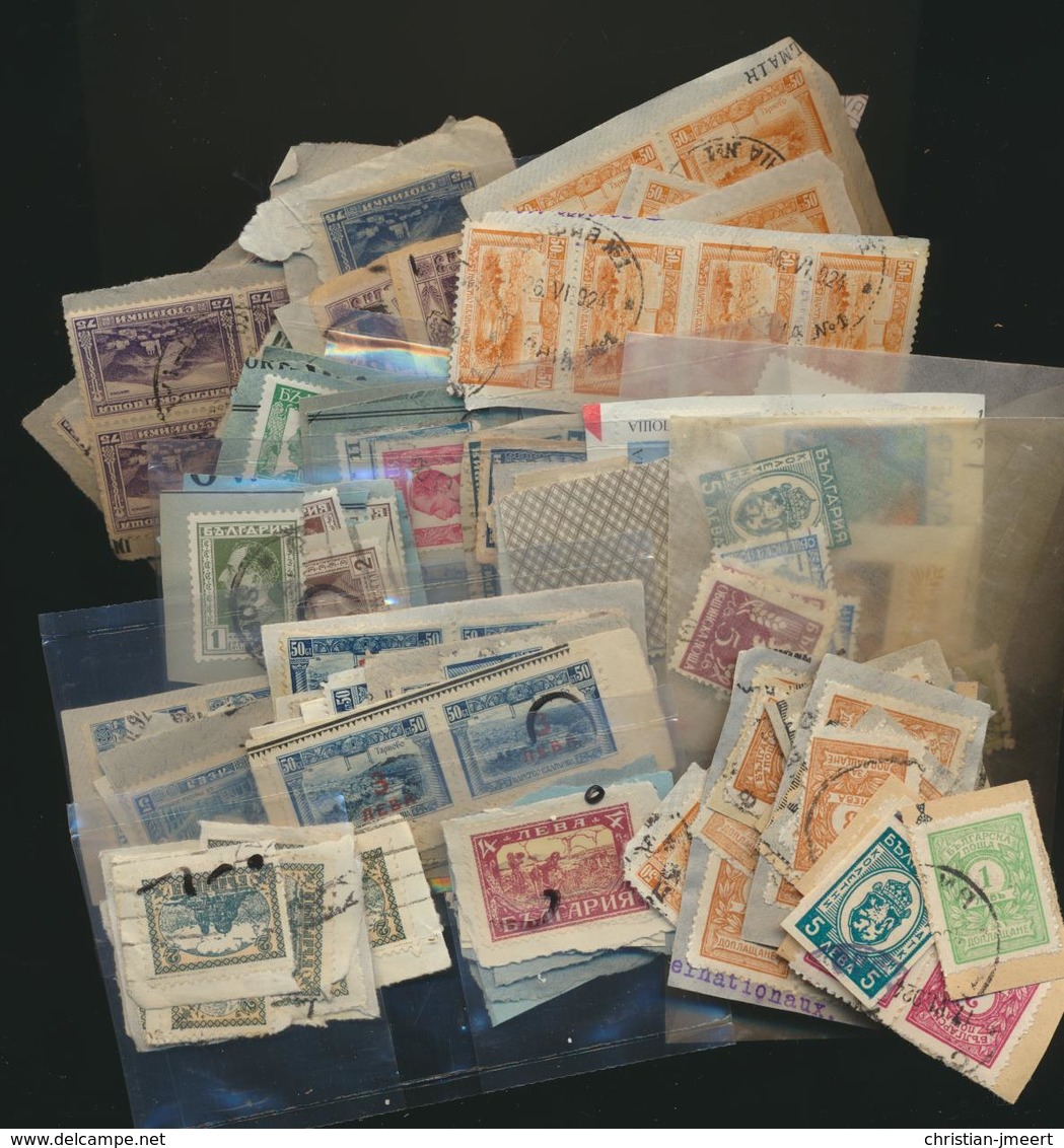 Collection Bulgarie  Environ 200 Timbres - Boites A Timbres