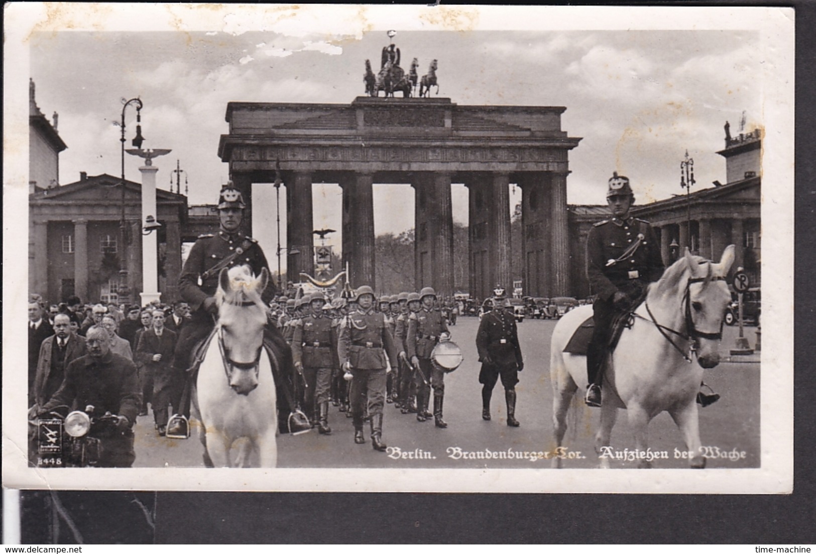 Postkarte  Berlin Brandenburger Tor , Aufziehen Der Wache , Schutzpolizei  1942 - Covers & Documents
