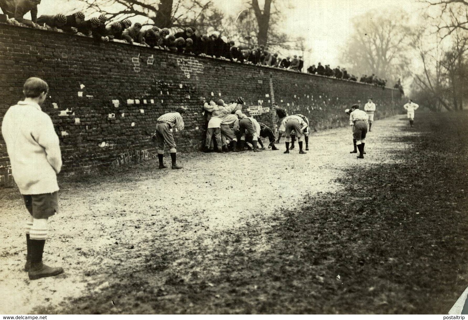 WALL GAME ST ANDREWS DAY   15 * 11 CM Fonds Victor FORBIN 1864-1947 - Deportes