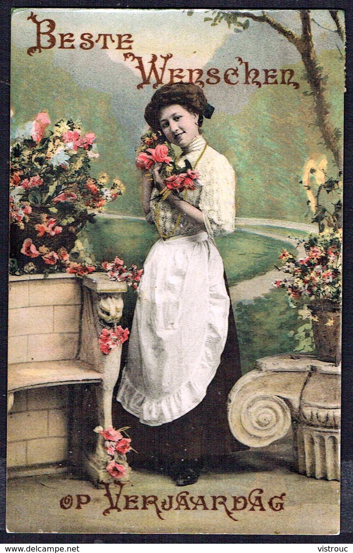 FEMME - CP - Jeune Femme Présentant Des Fleurs - Circulé - Circulated - Gelaufen - 1910. - Femmes