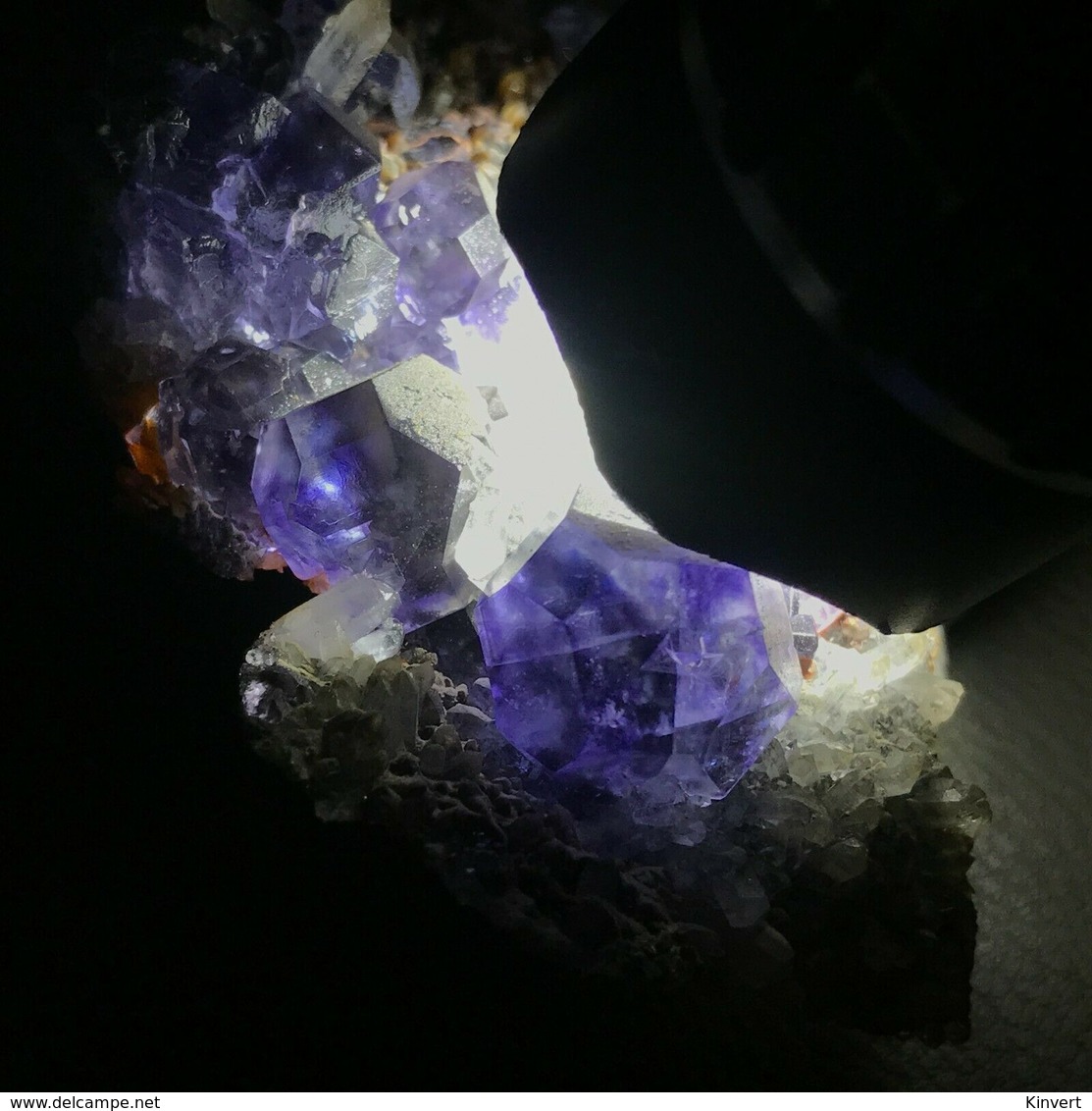 Fluorite bleue avec quartz fumé, Fujian, Chine, 85 g., 6,8 x 5,3 x 2,3 cm.