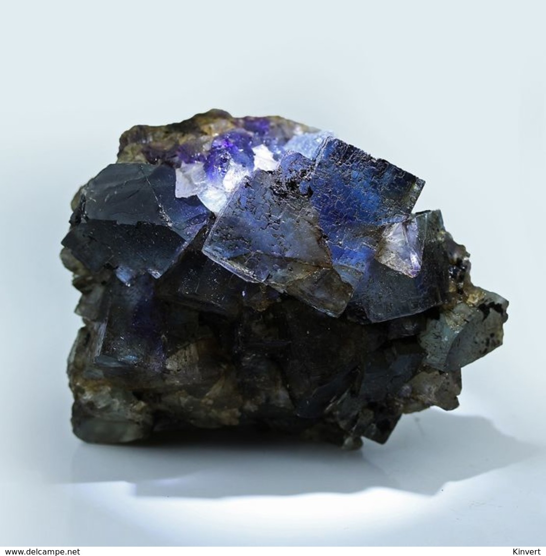 Fluorite Bleue Avec Fantôme Mauve, Cave-in-Rock, Illinois, USA. 102 G., 5,5 X 4 X 3 Cm. - Mineralien