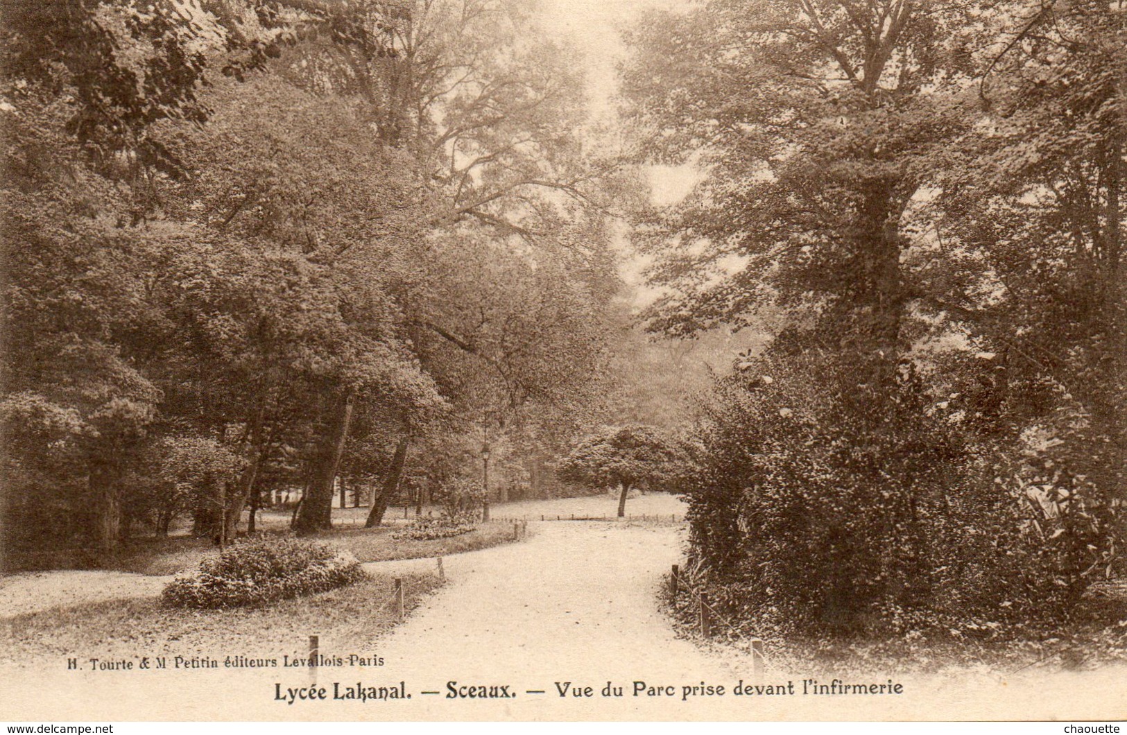 Sceaux    Lycee LAKANAL   Vue Du Parc Devant L Infirmerie - Sceaux