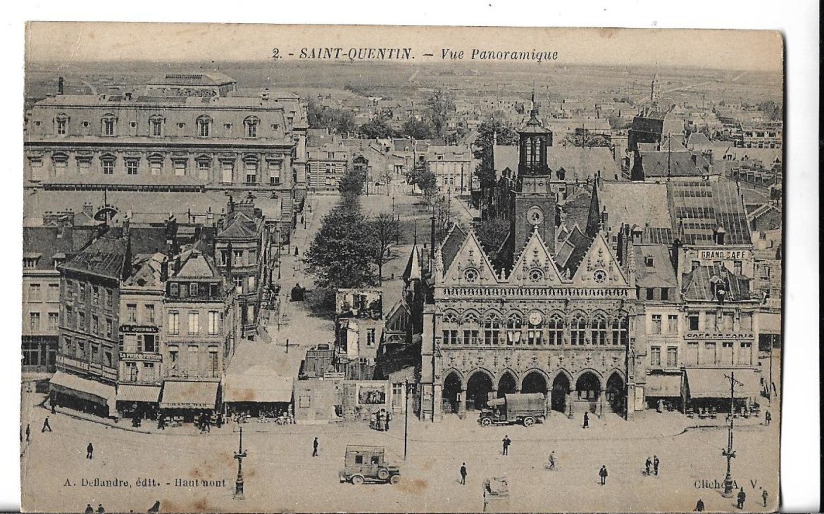 CPA  De   SAINT-QUENTIN  (02)   -   Vue  Panoramique  Derrière  L' Hôtel  De  Ville   //  TBE - Saint Quentin