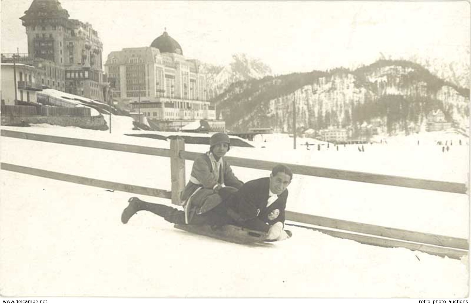 TB Sport – Carte-photo Couple Sur Luge , Neige - Autres & Non Classés