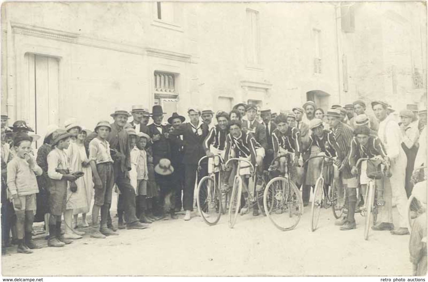 TB Sport – Carte-photo Départ D’une Course Cycliste, Vers 1910 - Andere & Zonder Classificatie