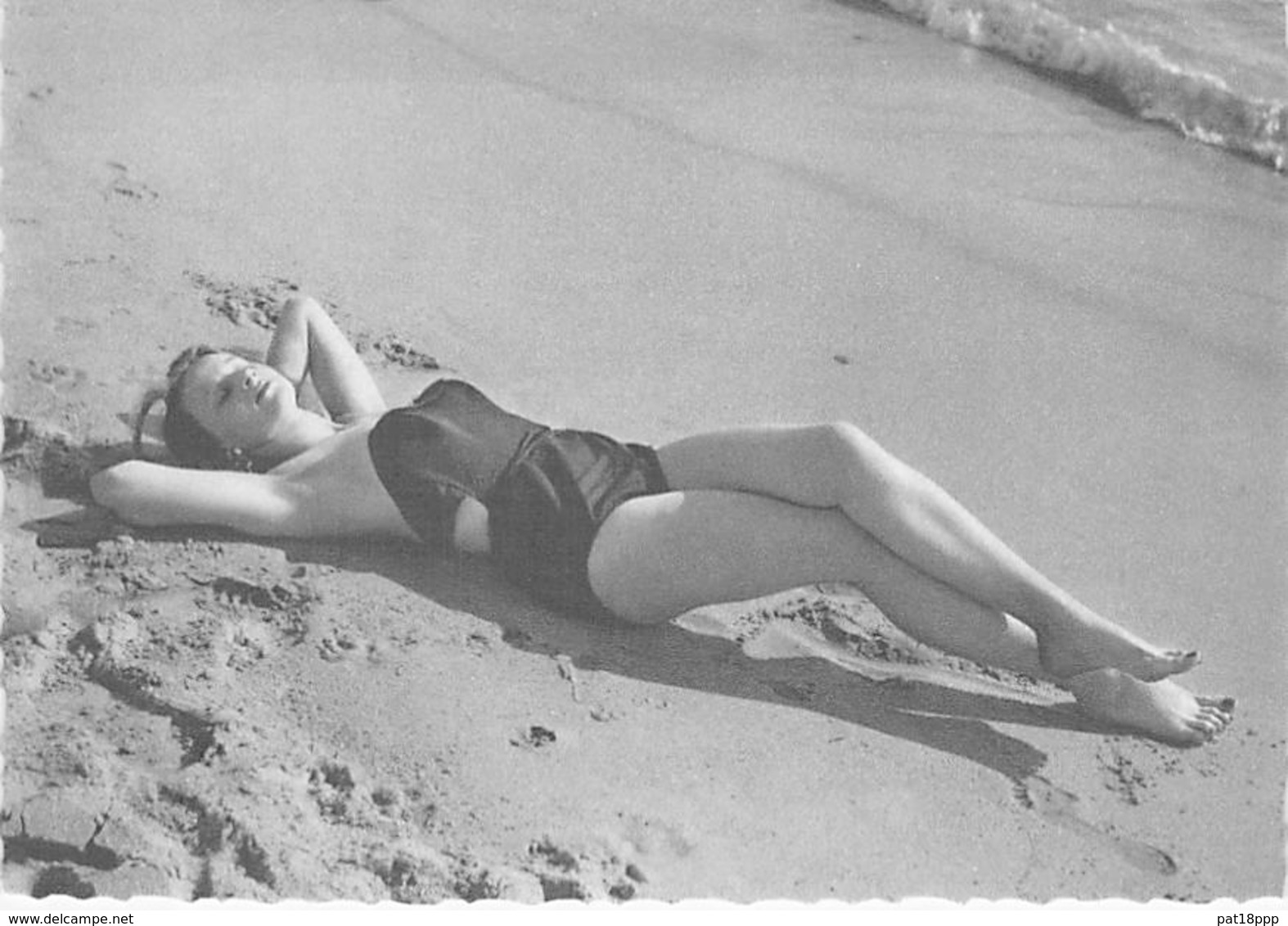 PIN UP Vintage - Original FRANCE 50-60's - CPSM Dentelée GF N° 8 - Coll. BATH GIRLS Sexy Nude Seins Nus Ou Bikini - Pin-Ups