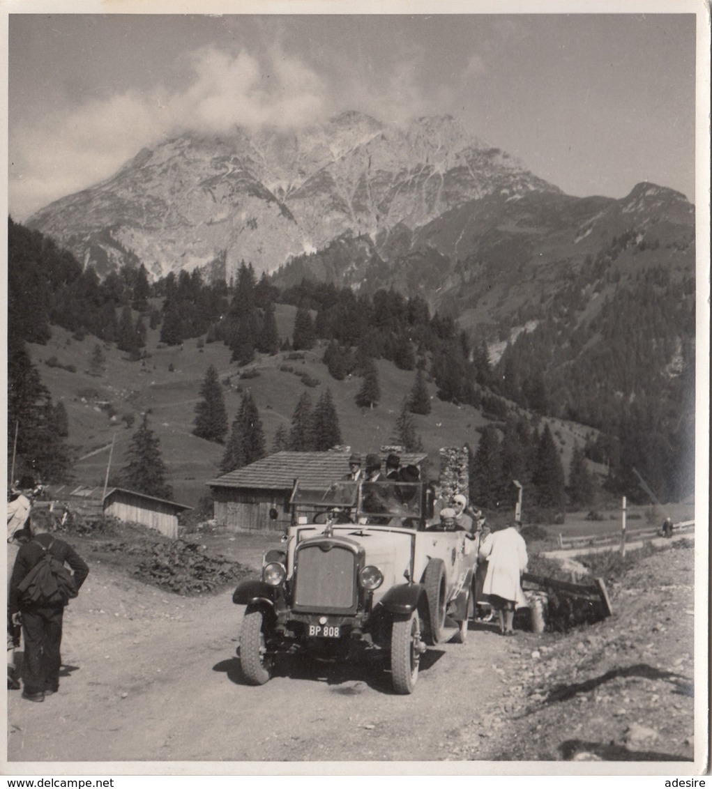 OLDTIMER Auf Landstrasse In Tirol, Foto Ca.14 X 13 Cm - Automobile