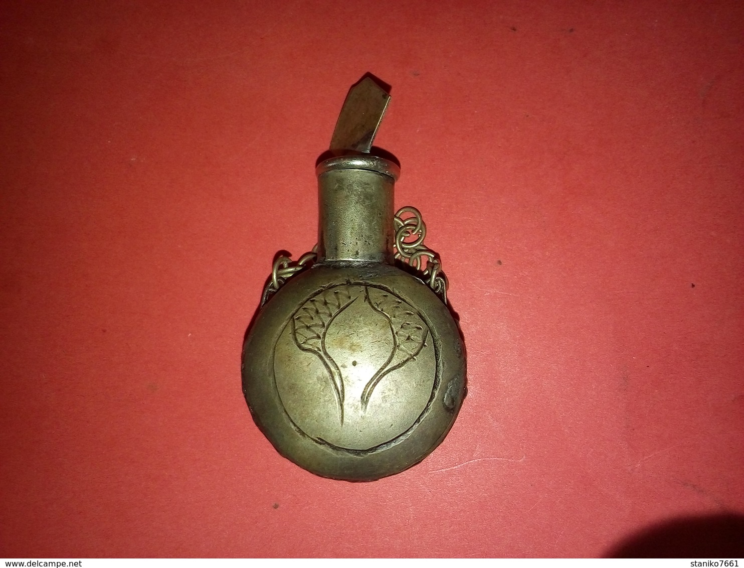 ANCIENNE JOLIE FIOLE à  PARFUM EN PENDENTIF  FIN XIXème ? DÉBUT XXème Couleur Argent Non Nettoyé - Autres & Non Classés