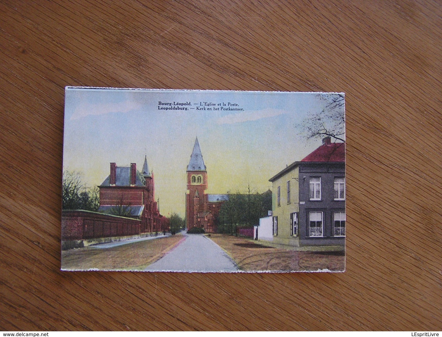 LEOPOLDBURG Kerk En Het Postkantoor BOURG-LEOPOLD L' Eglise Et La Poste Limbourg Limburg Belgique Carte Postale Kaart - Leopoldsburg