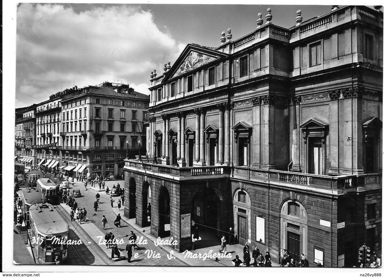 Milano. Teatro Alla Scala E Via Santa Margherita. Scritta Birra Pilsen Sulla Vetrata Del Palazzo Di Sinistra. - Milano (Milan)