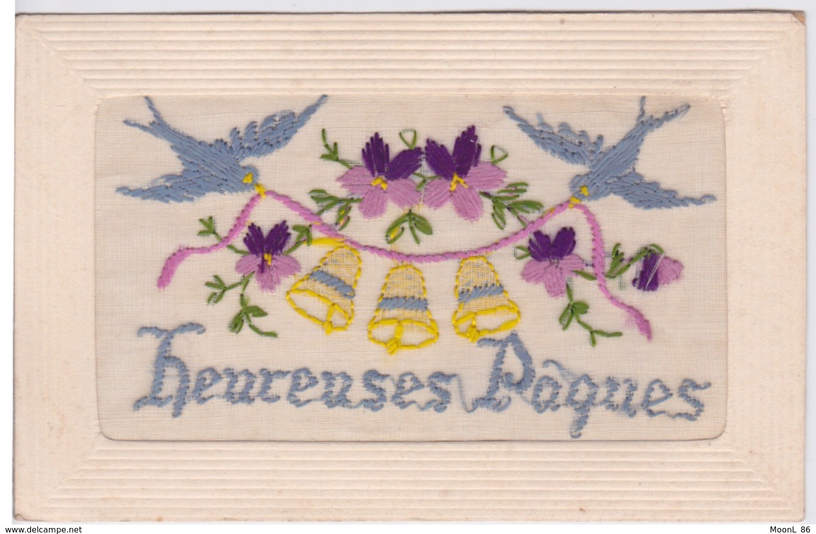 CARTE BRODEE - HEUREUSES PAQUES  - CLOCHES HIRONDELLE - Pâques