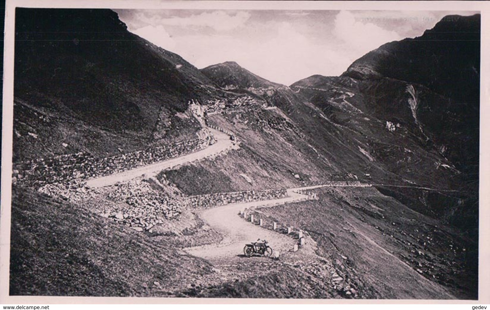 Italie, Vista Dal Passo Giovo, Moto Sur La Route Du Col (6402) - Altri & Non Classificati