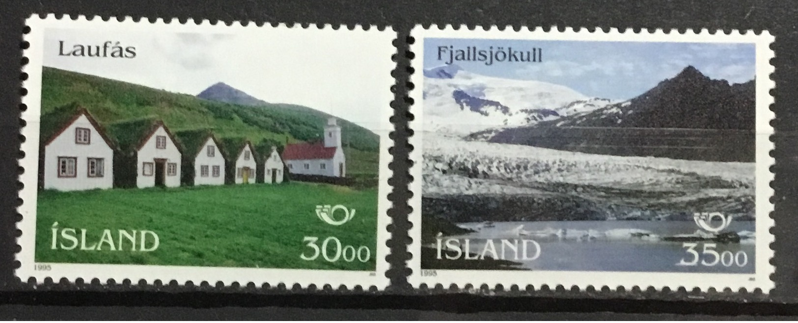 ICELAND 799-800.  Turf Farmhouses, Church & Glacier. MNH (**) - Unused Stamps