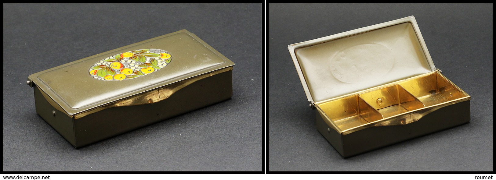 Boîte En Laiton, "fruits En émail" En Décor, Marquée "Gesch.", 3 Comp., 78x38x18mm. - TB - Stamp Boxes