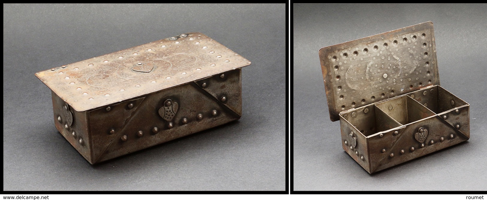 Boîte En Métal, Style Coffre Ancien, 3 Comp., 115x65x35mm. - TB - Stamp Boxes