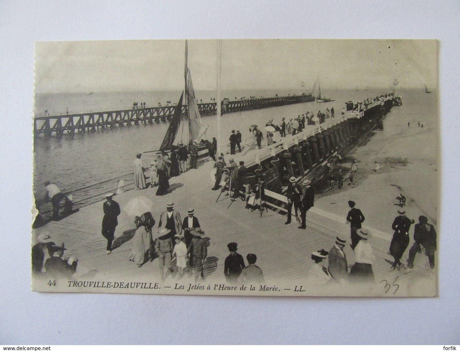 Trouville-Deauville N°44 - Les Jetées à L'Heure De La Marée - Carte Animée, Non-circulée - Trouville