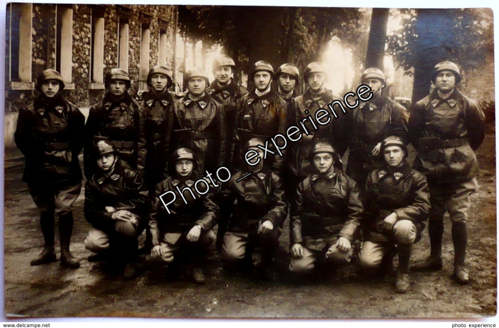 CPA Carte Photo Militaire Régiment RCC Tankiste Char Caserne ? 1930 VERSAILLES ? - Régiments