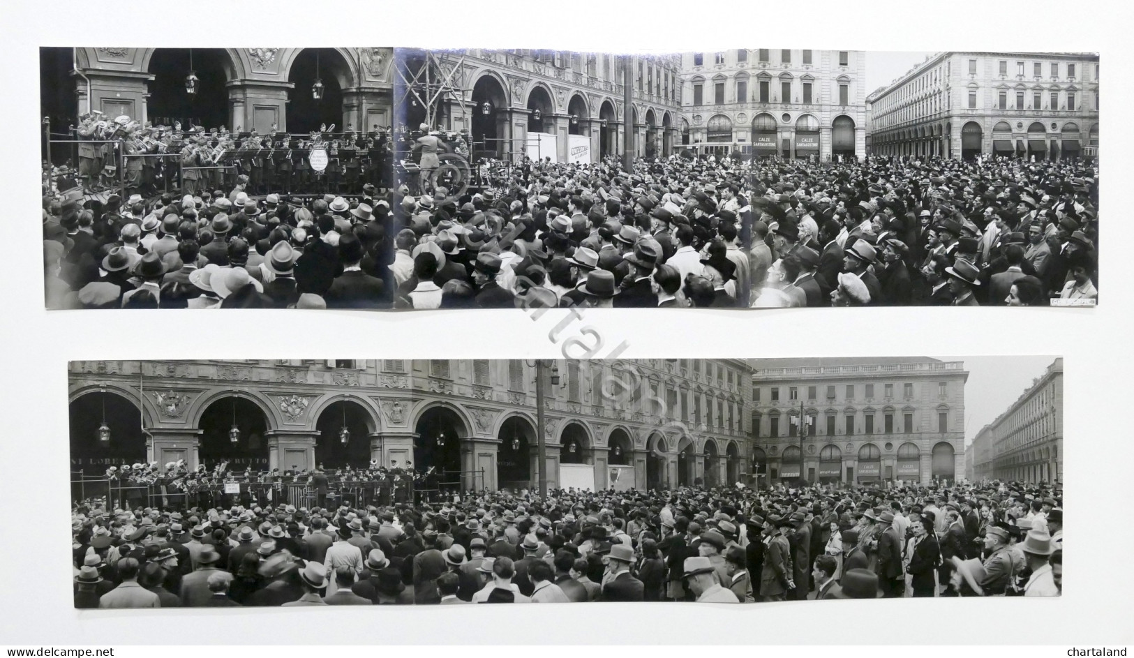 Lotto 2 Fotografie Banda Municipale Di Torino In Piazza S. Carlo 25 Ottobre 1942 - Altri & Non Classificati