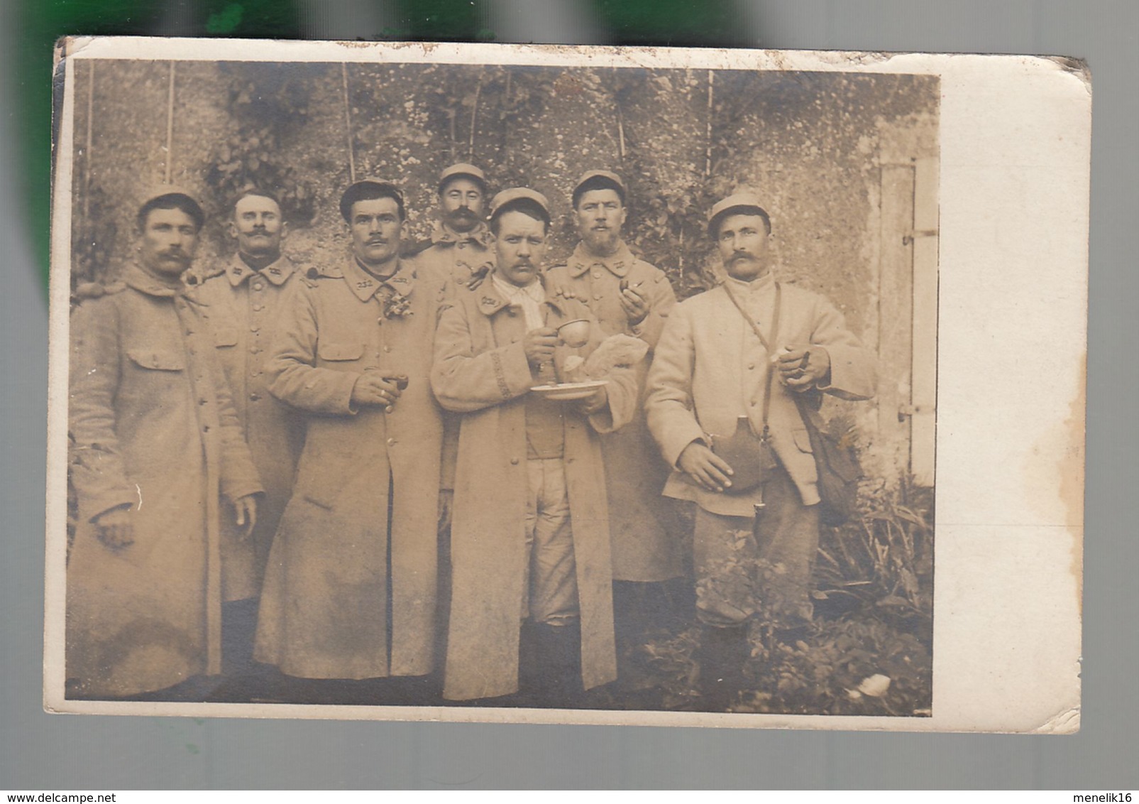 CPA - Milit. - Groupe De Militaires - 232 Sur Le Col - Carte Photo Non Située, Non Datée - Guerra 1914-18