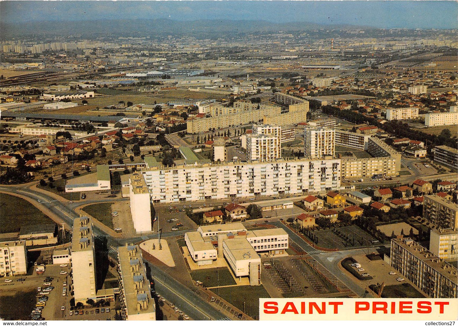 69-SAINT-PRIEST- AU 1er PLAN L'HÔTEL DE VILLE - Saint Priest