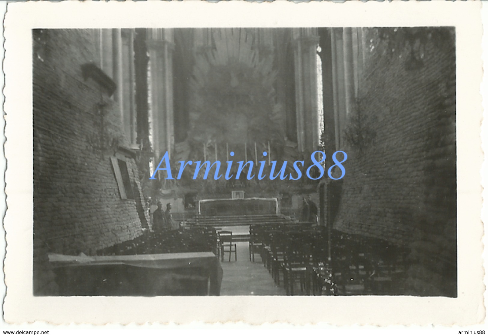 Campagne De France 1940 - In Amiens - L'intérieur De La Cathédrale Notre-Dame Avec Ses Protections De Sacs De Sable - Guerre, Militaire