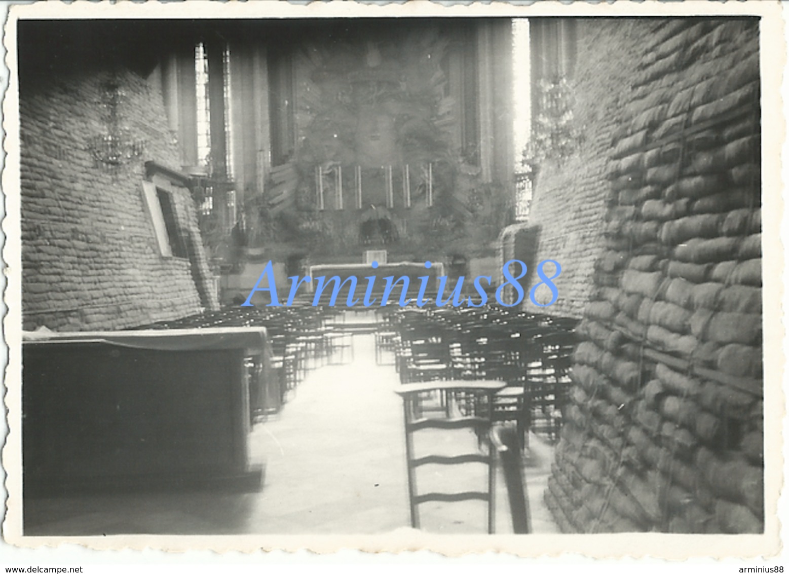 Campagne De France 1940 - In Amiens - L'intérieur De La Cathédrale Notre-Dame Avec Ses Protections De Sacs De Sable - Guerre, Militaire