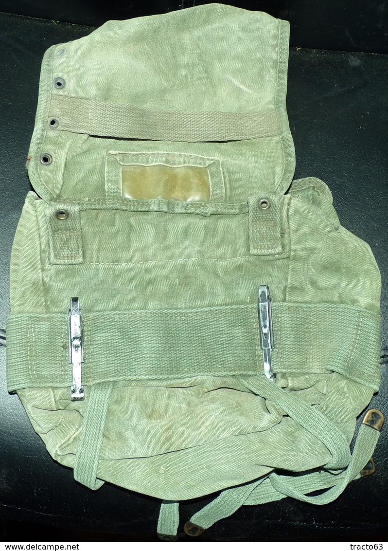 ARMEE AMERICAINE U.S :PETITE  MUSETTE SANS MARQUAGE U.S (disparu Avec Le Temps), ATTACHE POUR LE PORT AVEC LE BRELAGE  , - Equipement