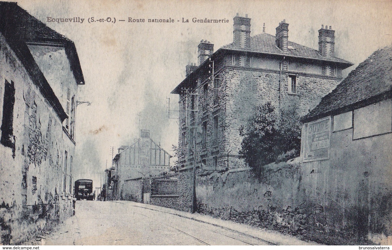 ECQUEVILLY - Route Nationale - La Gendarmerie - Autres & Non Classés