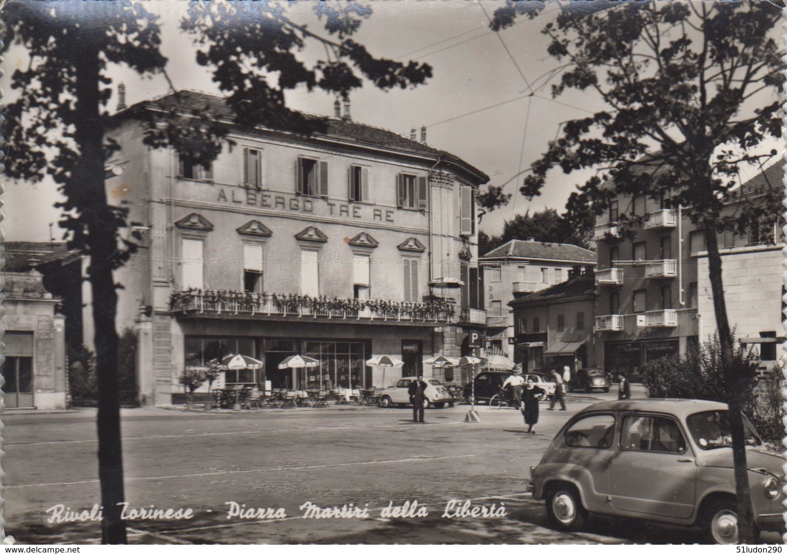 CPSM Rivoli Torinese - Piazza Martiri Della Liberta (avec Animation Devant "Albergo Tre Re") - Rivoli