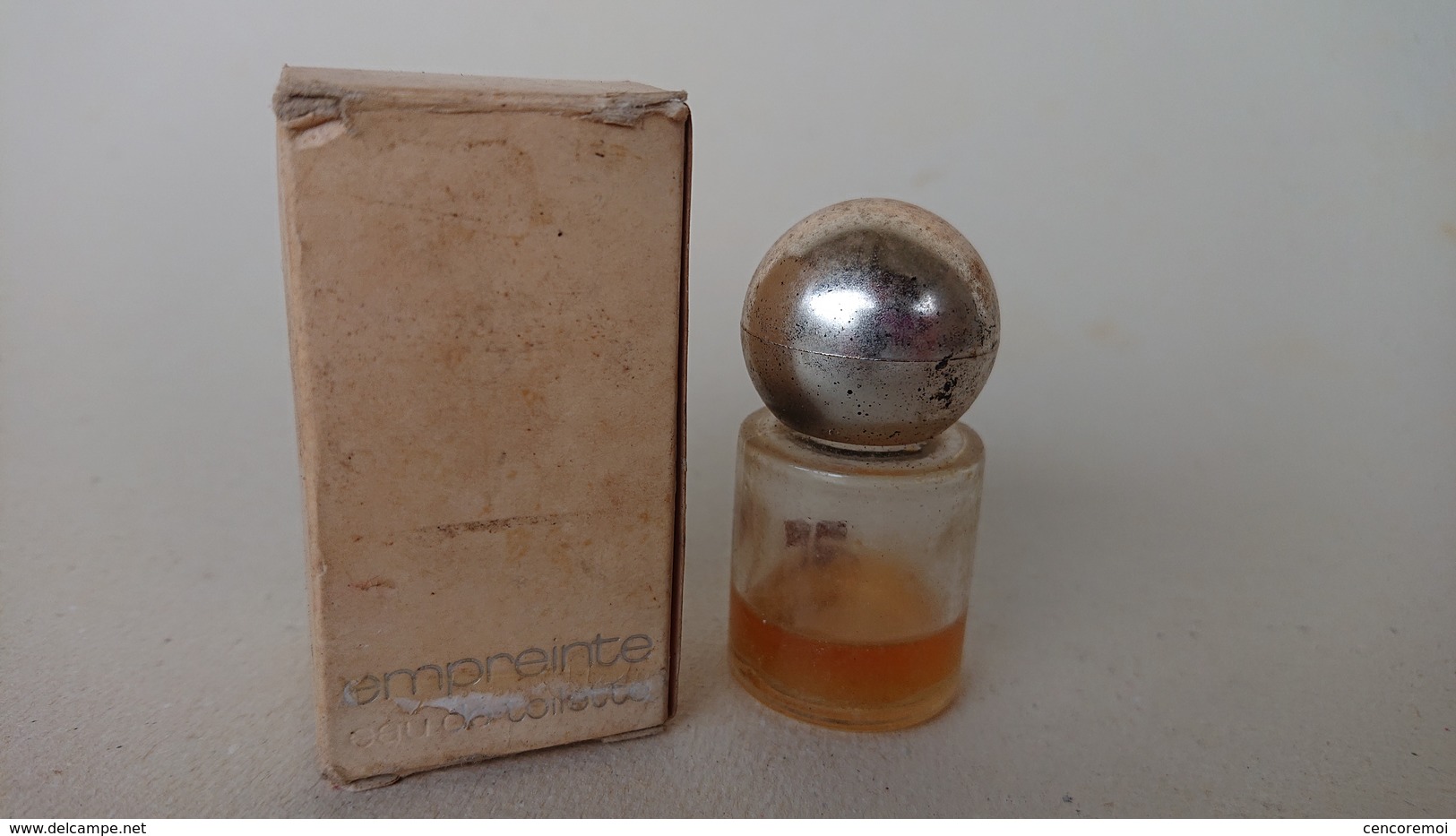 échantillon Ancien Eau De Toilette Empreinte De Courrèges - Miniaturas (en Caja)