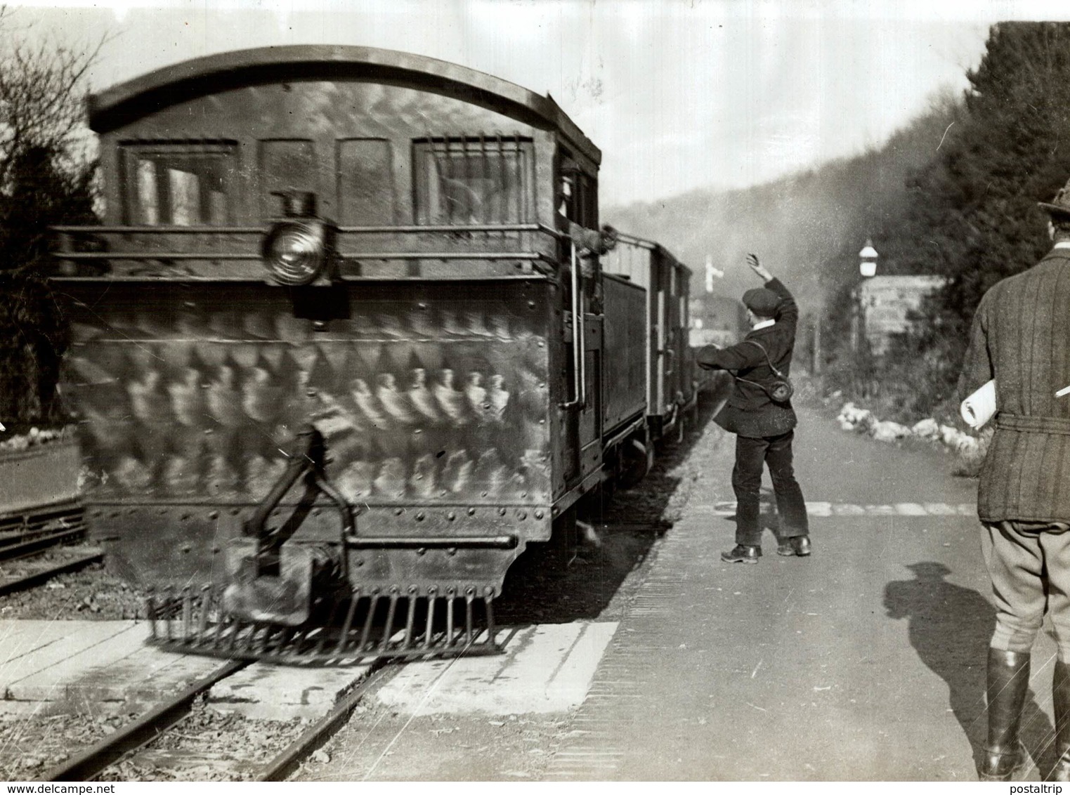 DEVON STATION FRANCIS HARDING 16 YEARS OLD CHELFHAM RAILWAY CHEMIN DE FER 21 * 16  CM Fonds Victor FORBIN (1864-1947) - Trenes