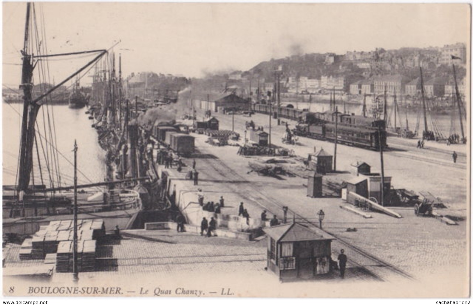 62. BOULOGNE-SUR-MER. Le Quai Chanzy. 8 - Boulogne Sur Mer