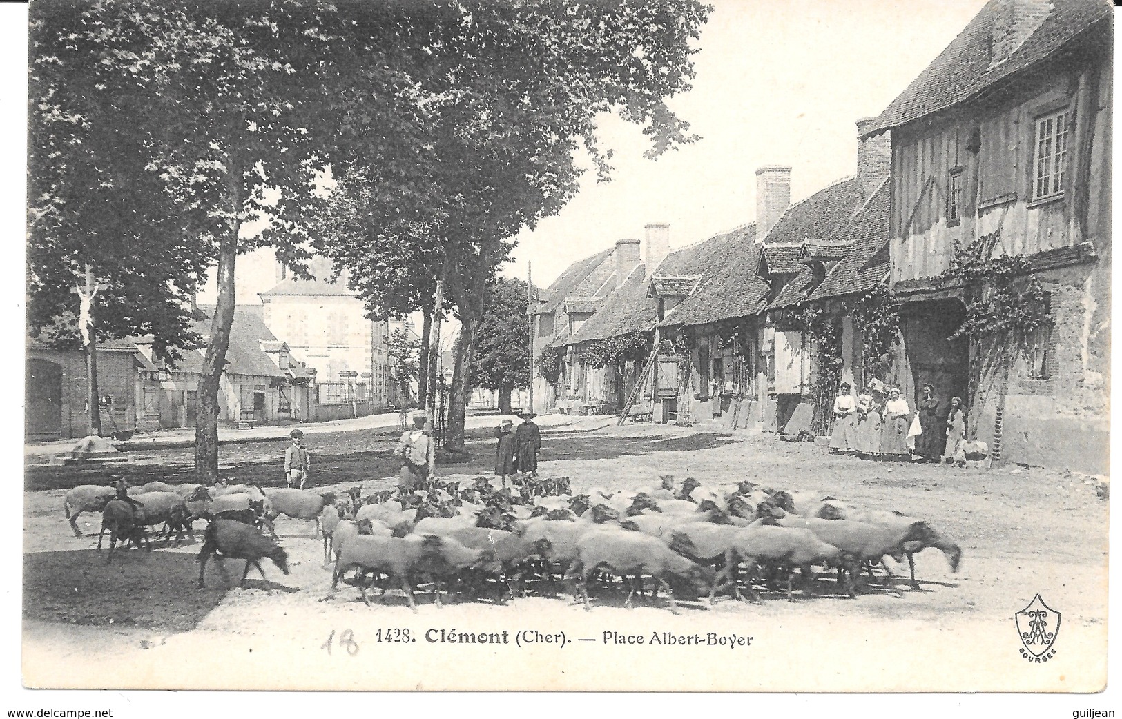 18 - CLEMONT - 1428 - Place Albert-Boyer - Moutons - Circulé 1911 - TBE - - Clémont