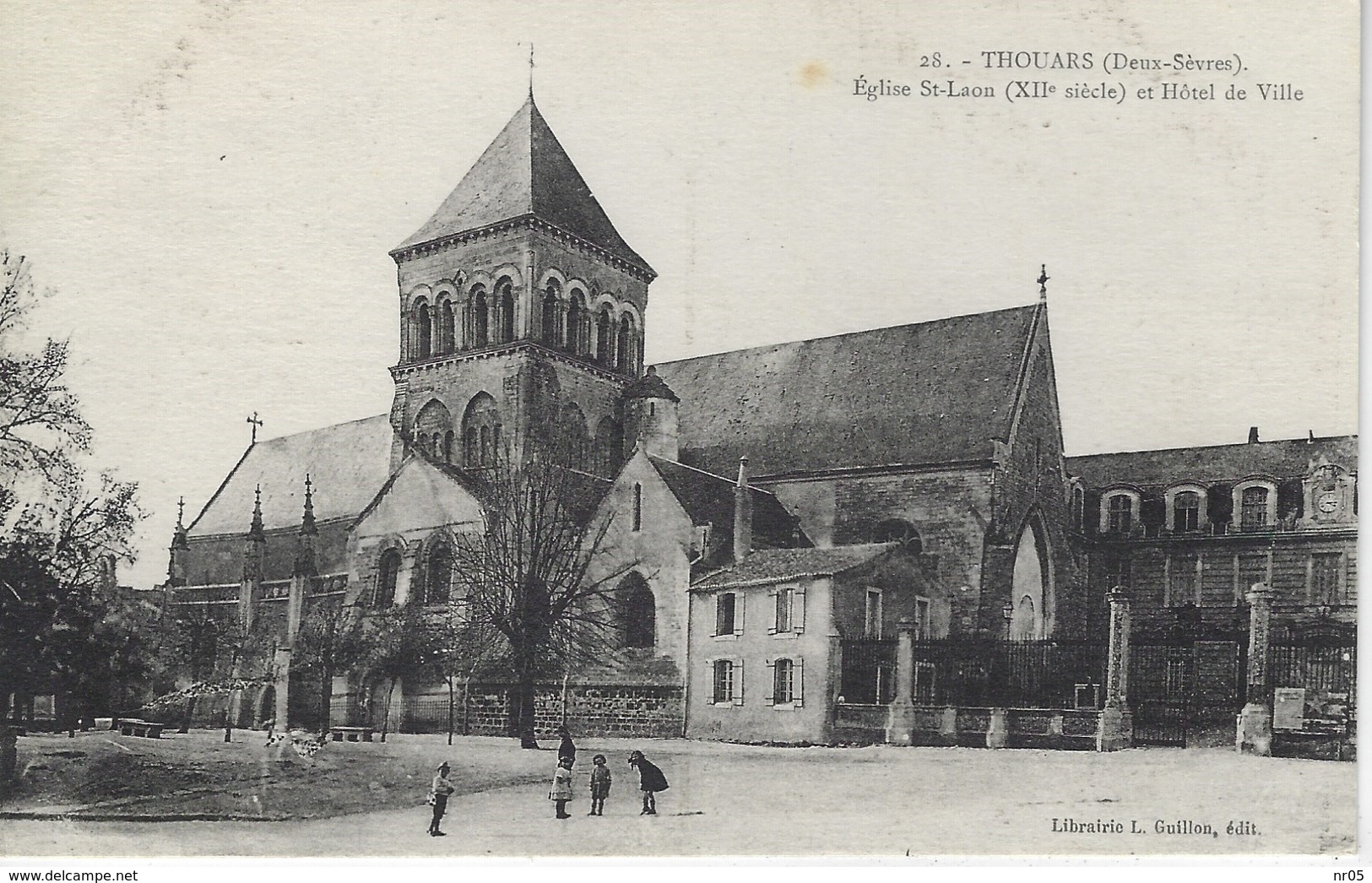 79 ( Deux Sevres  ) - THOUARS - Eglise St Laon ( XII E Siecle ) Et Hotel De Ville - Thouars