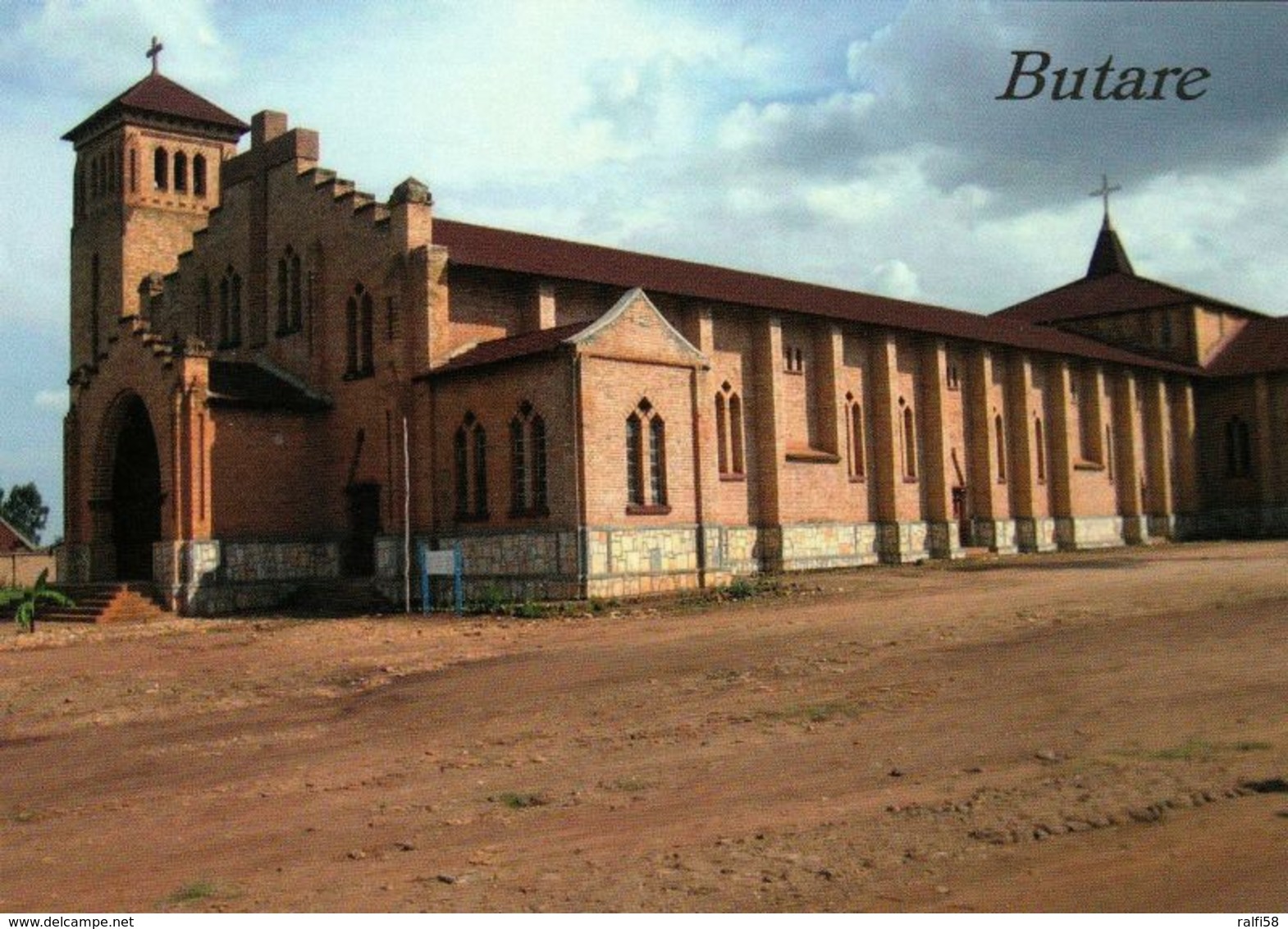 1 AK Ruanda * Die Römisch-katholische Kathedrale In Der Stadt Butare - Erbaut Um 1930 - Die Größte Des Landes * - Ruanda