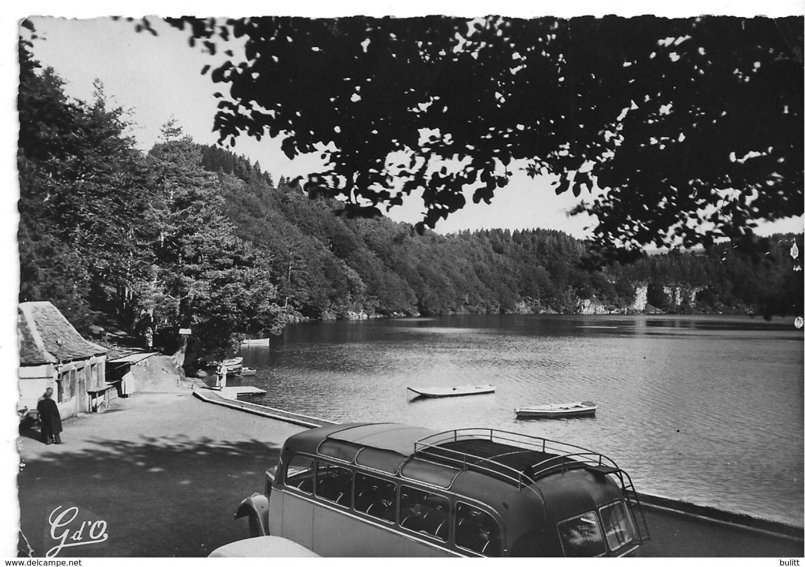 LE LAC PAVIN - Autocar - Autobus Ancien - Autres & Non Classés