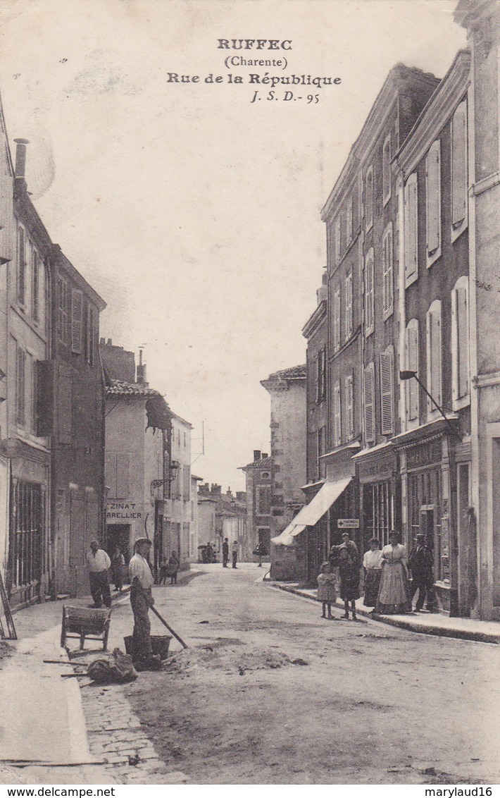 Ruffec Rue De La République - Ruffec