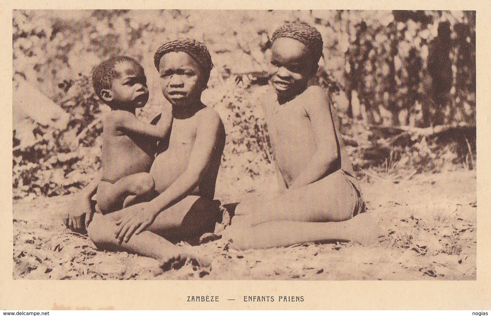 ZAMBEZE - GROUPE D'ENFANTS PAIENS - CARTE - SEPIA - - Zambie