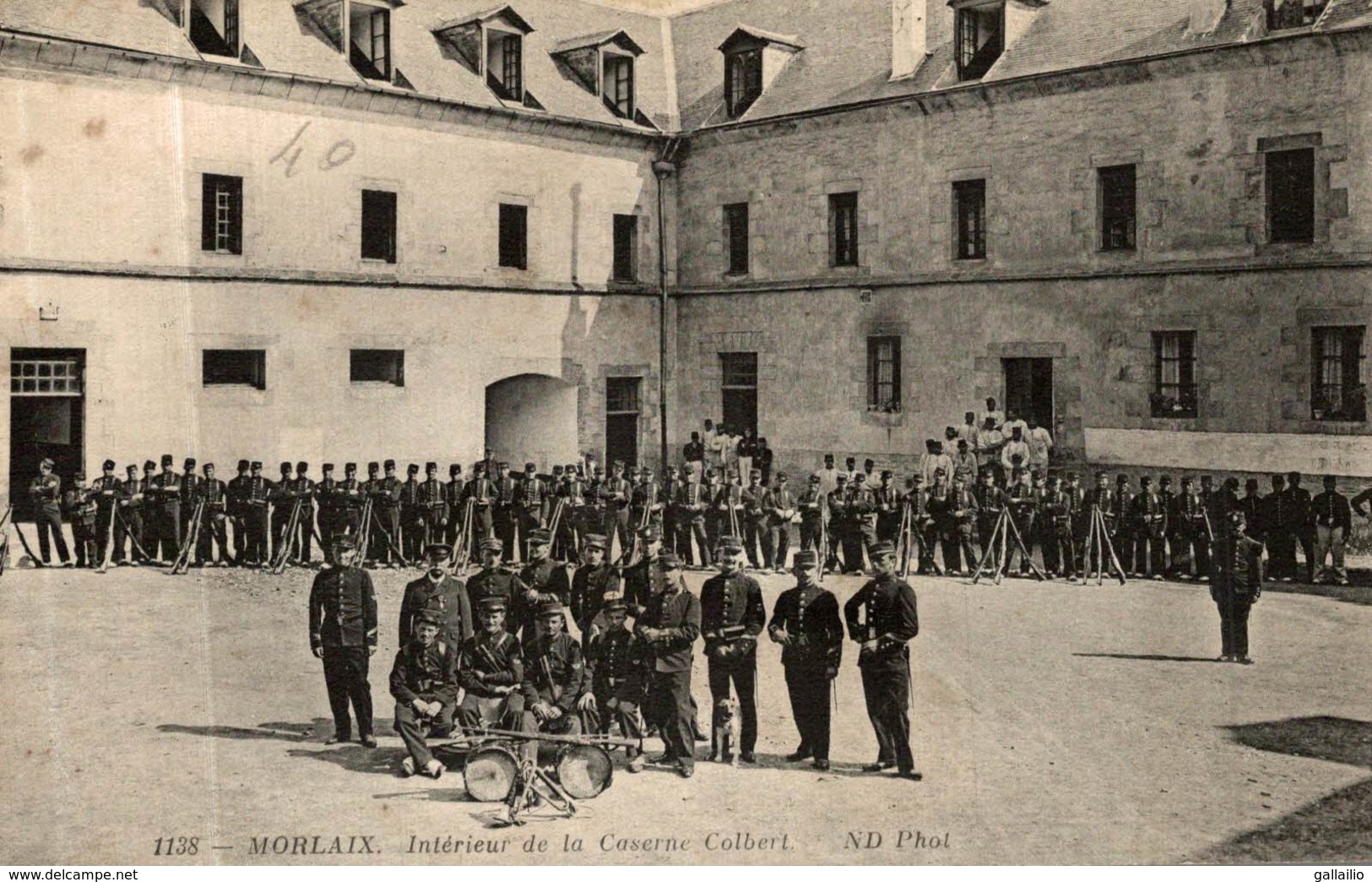 MORLAIX INTERIEUR DE LA CASERNE COLBERT FANFARE - Morlaix