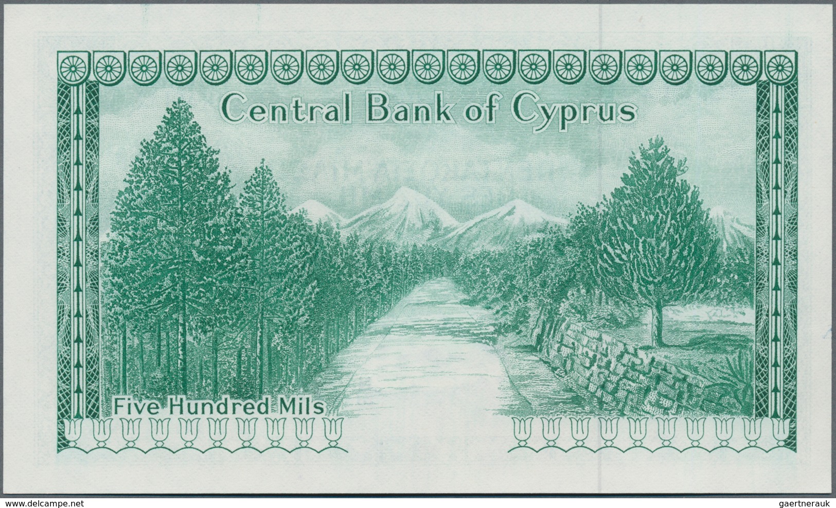 Cyprus / Zypern: Set Of 2 Notes Containing 500 Mils And 1 Pound 1976/79, The First In UNC, The Secon - Cyprus