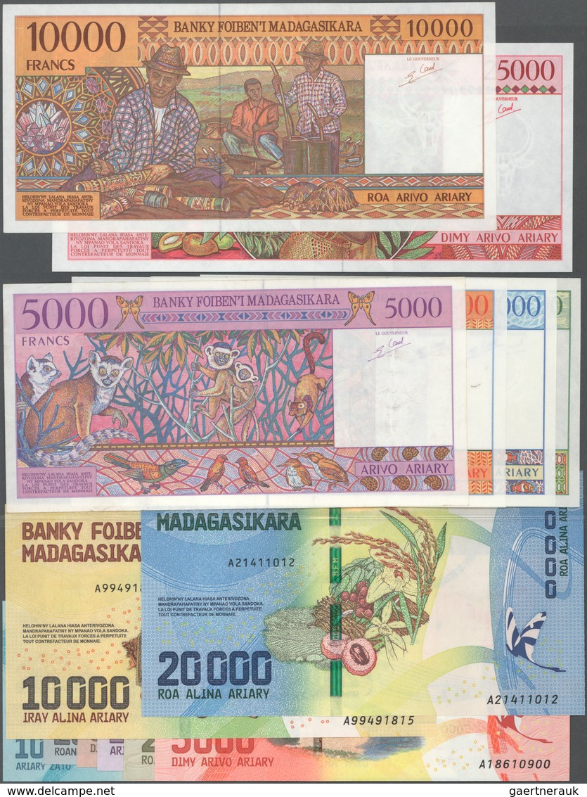 Madagascar: Larger Set Of 27 Banknotes Madagascar / Comores Containing 500 To 25.000 Ariary ND(1994- - Madagascar